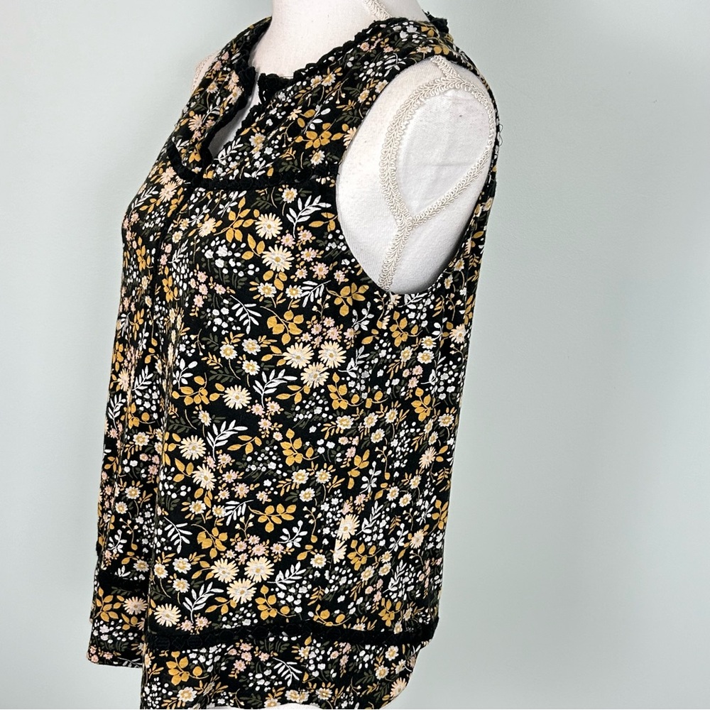 Lucky Brand Floral Split Neck with Crochet Trim Sleeveless Top - Picture 6 of 11